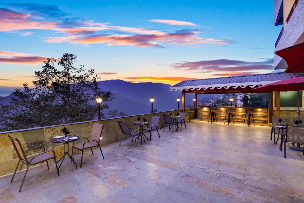 Mount Himalayan Hotel Gangtok Bagian luar foto